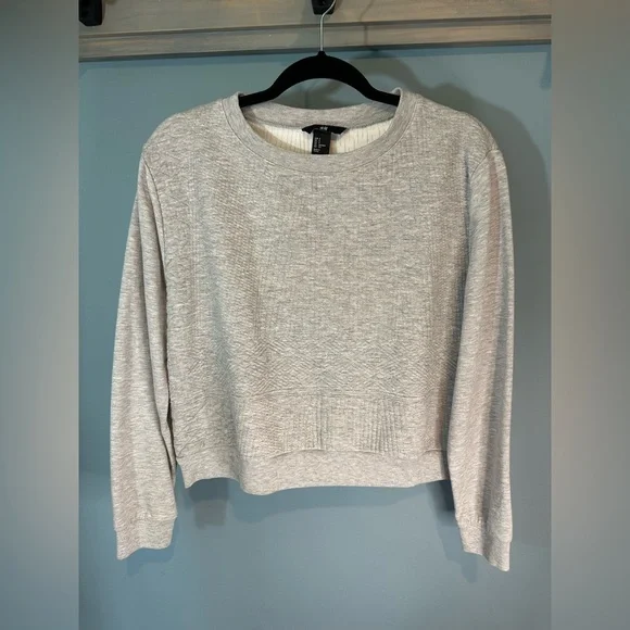 H&M Textured Crewneck Sweatshirt in Heather Grey - Picture 1 of 9